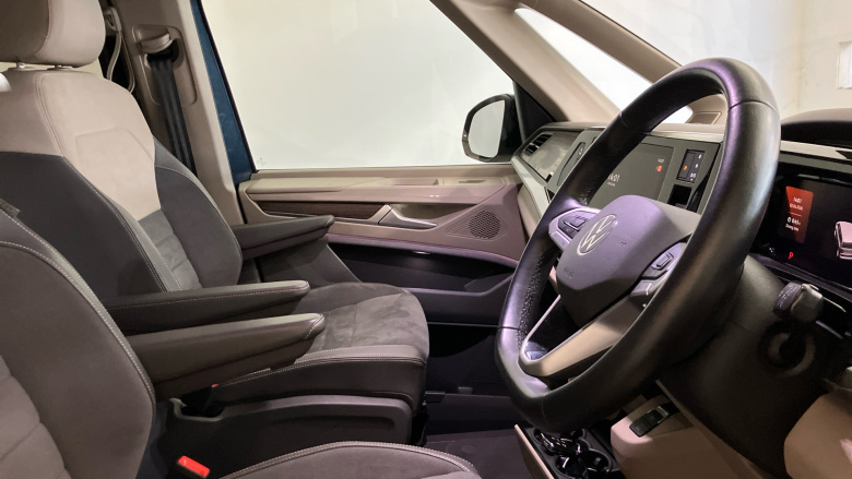 Volkswagen Multivan 2.0 TDI Style 5dr LWB DSG Diesel Estate